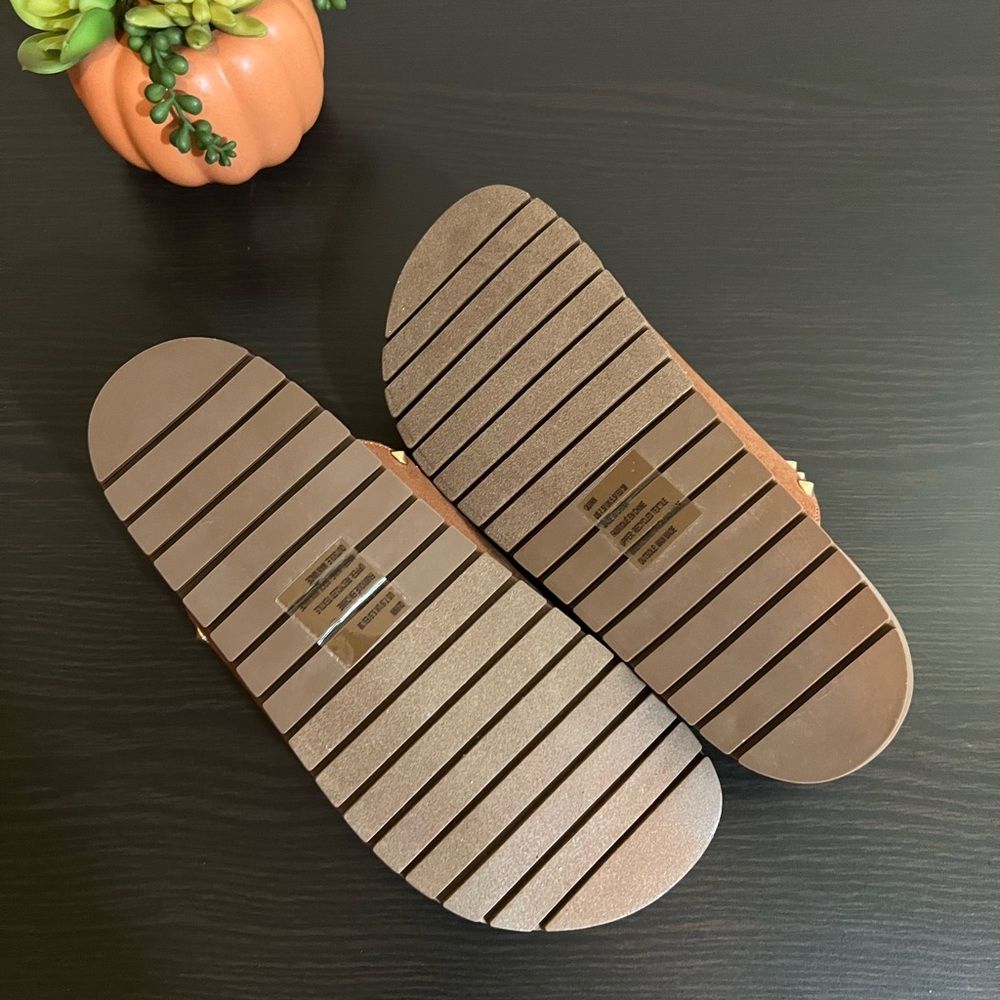 Brown and Gold Studded Sandals 7.5 NEW - Picture 9 of 12